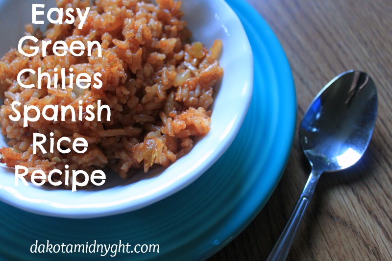 Easy Green Chilies Spanish Rice recipe | DakotaMidnyght.com Green chilies and cumin make this dish pop!
